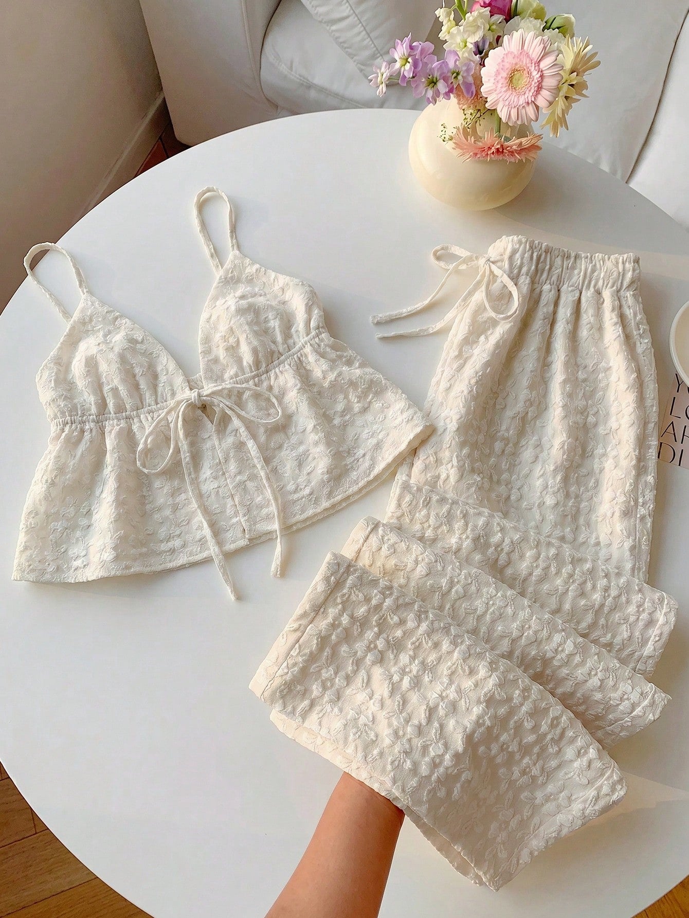 Conjunto 2 Peças Top Coração com Alças de Laço e Calça Super Pantalona