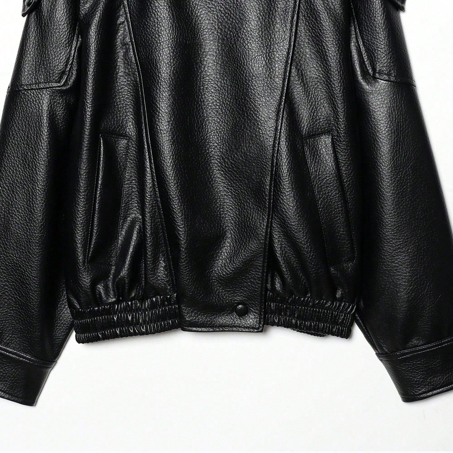 Jaqueta Bomber Couro Sintético Minimalista com Gola Alta