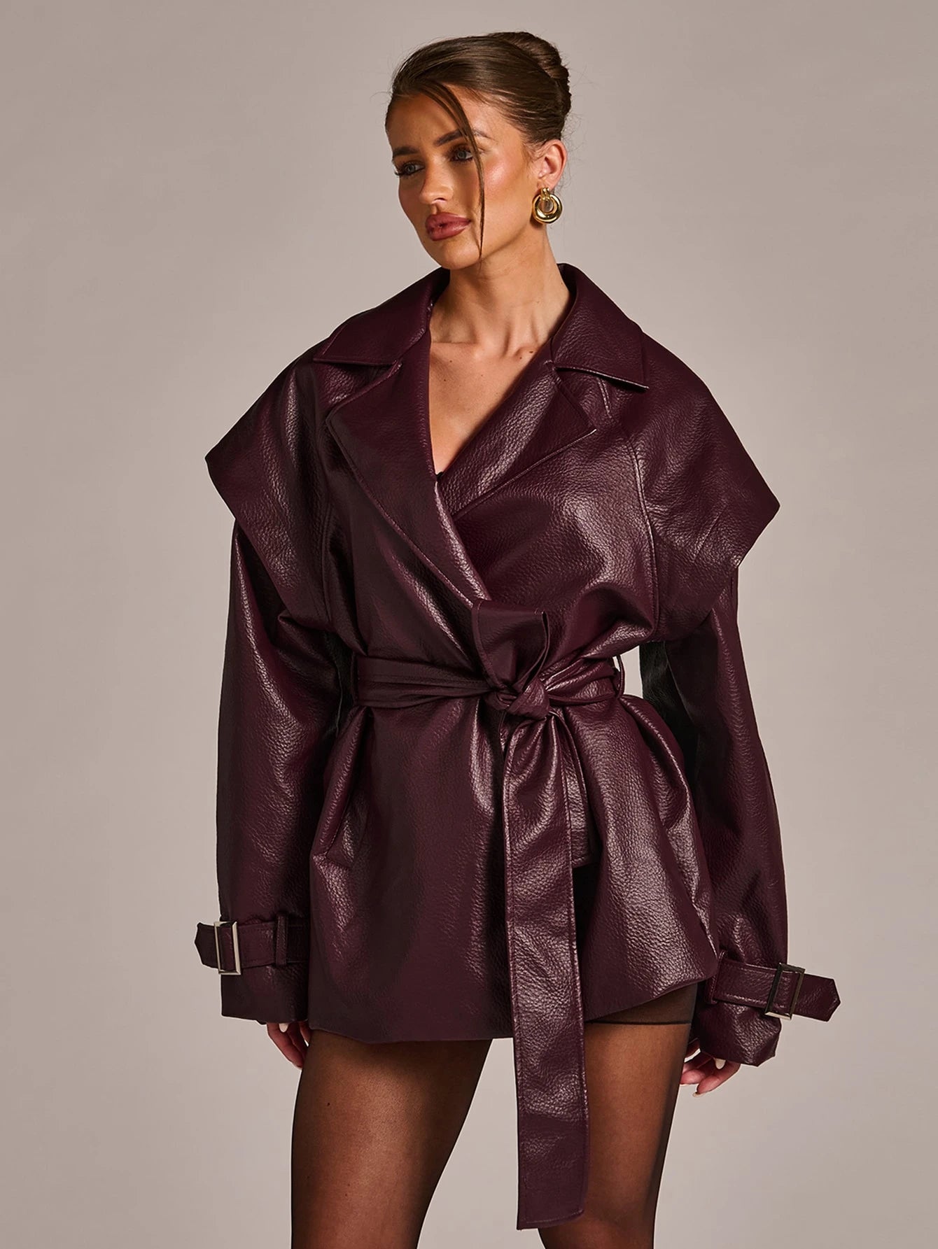 Casaco Trench Cropped Couro PU Bordô com Cinto