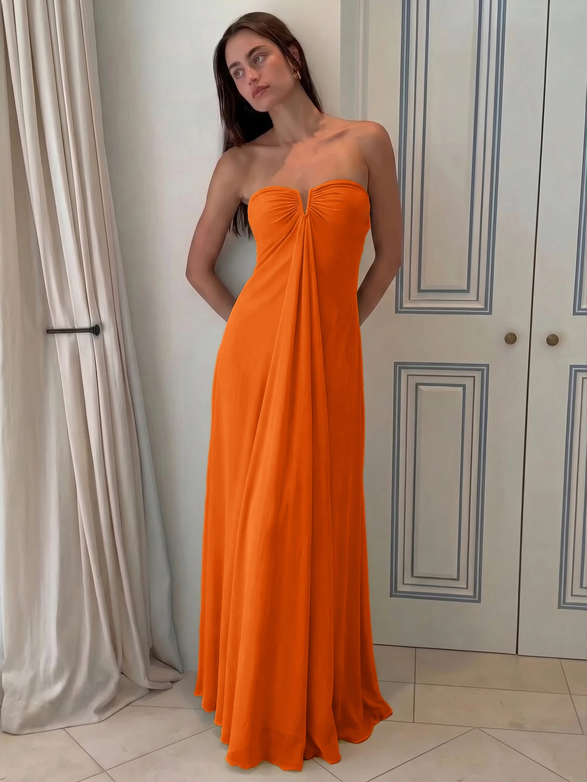 Vestido Longo Fluido Sem Alças Evasê Bicolor