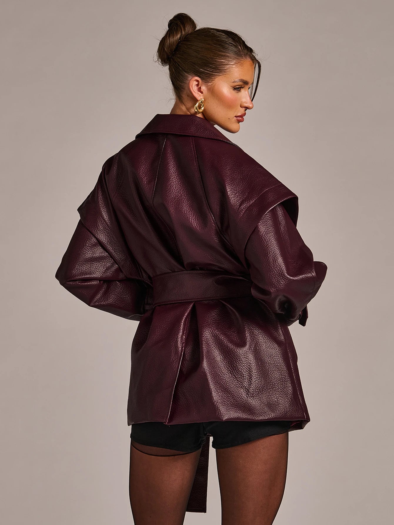 Casaco Trench Cropped Couro PU Bordô com Cinto