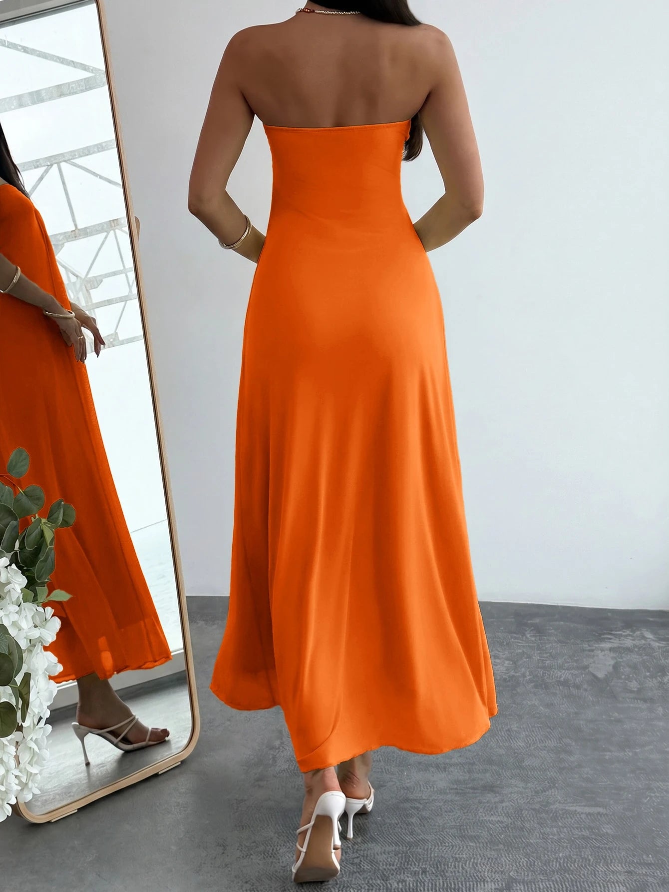 Vestido Longo Fluido Sem Alças Evasê Bicolor
