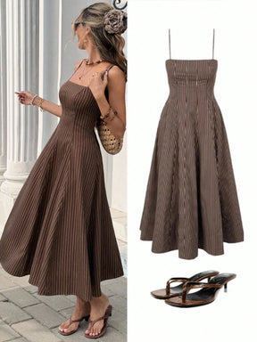 Vestido Feminino de Alça Fina e Listrado de Comprimento Médio