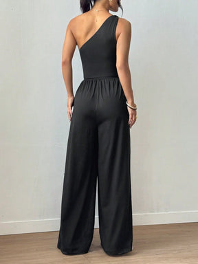 Macacão Feminino Preto Solto com Pernas Retas e Pregas
