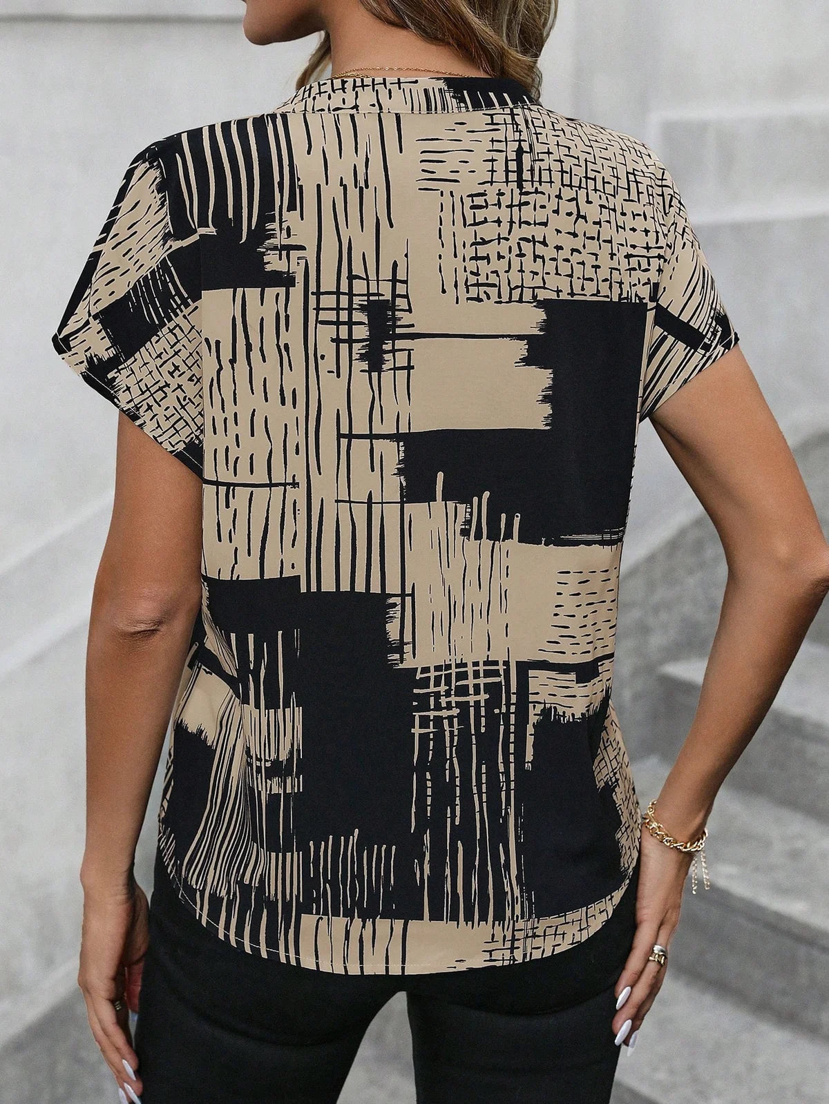 Clasi Camisa Diária Feminina com Estampa Completa, Gola Recorte