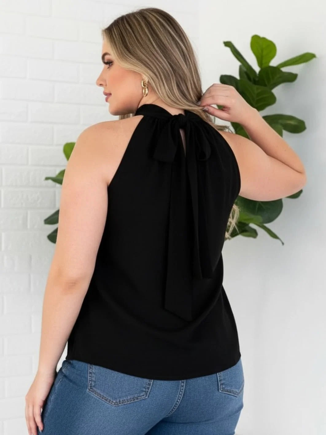 Blusa Feminina Plus Size Gola Alta sem Mangas