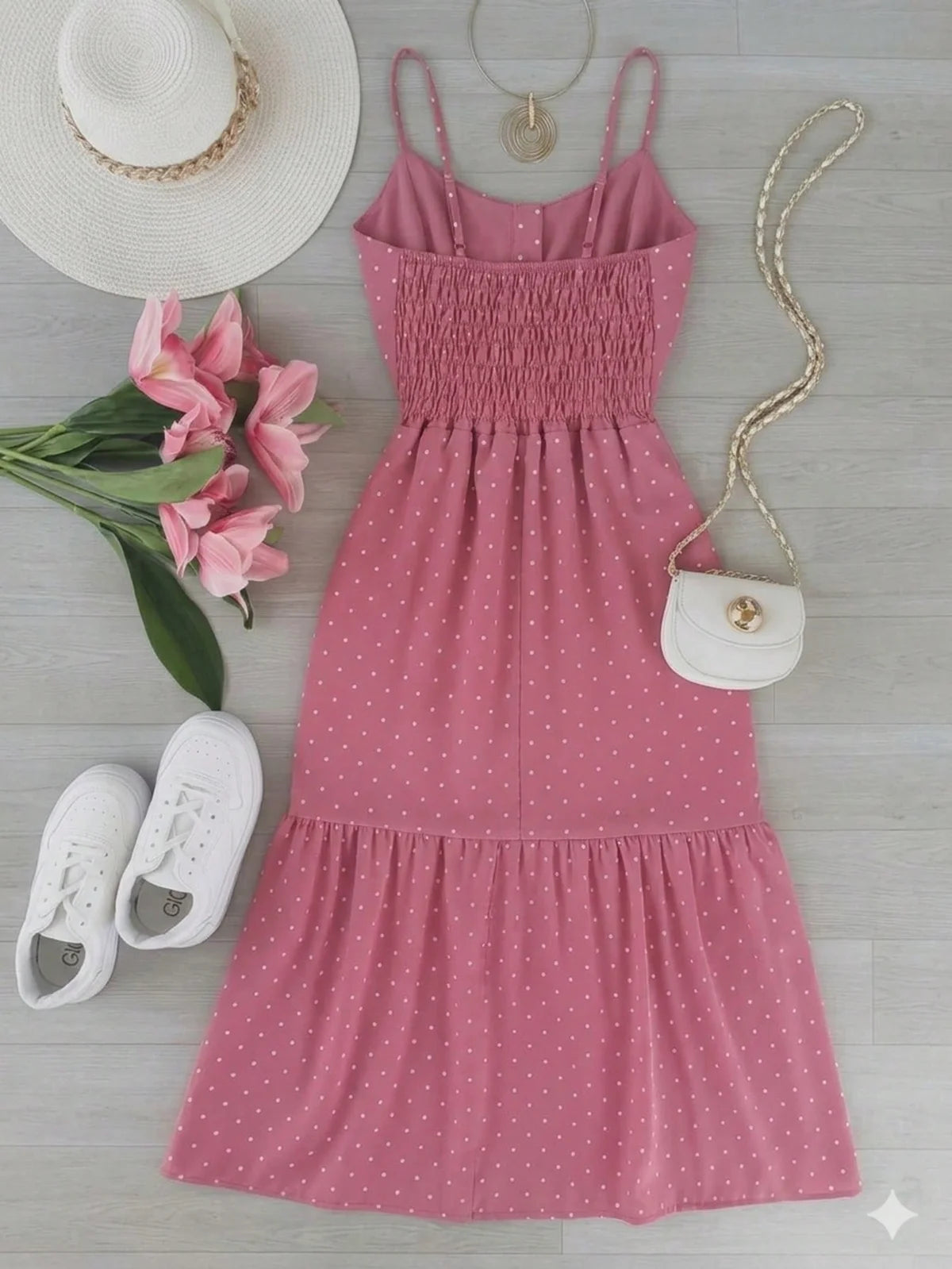 Vestido Midi Poá Festa com Decote Estruturado e Botões