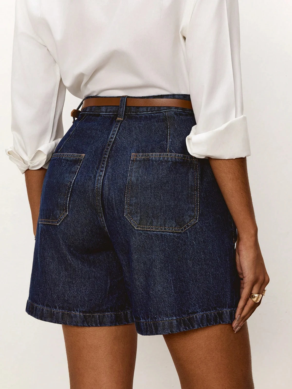 Daynim Bermuda Jeans Feminina Alfaiatada com Cinto Azul Escuro