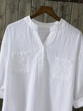 Camisa Feminina de Manga Longa com Decote Entalhado