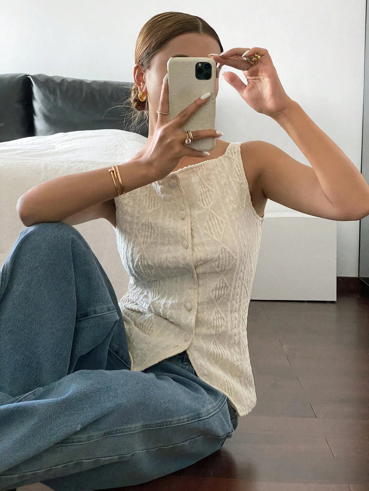 Colete de Alfaiataria Top feminina branca sem mangas com textura