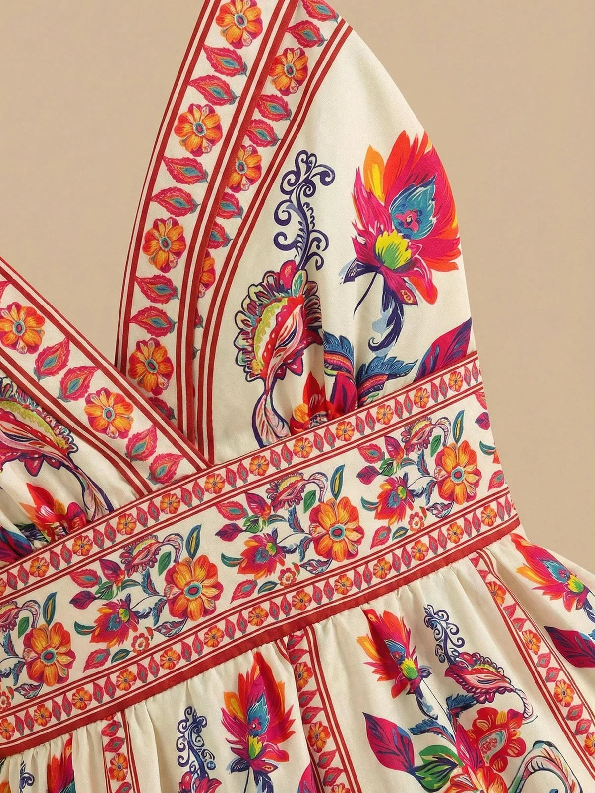Vestido Curto Estampado de Chiffon com Alças Finas para