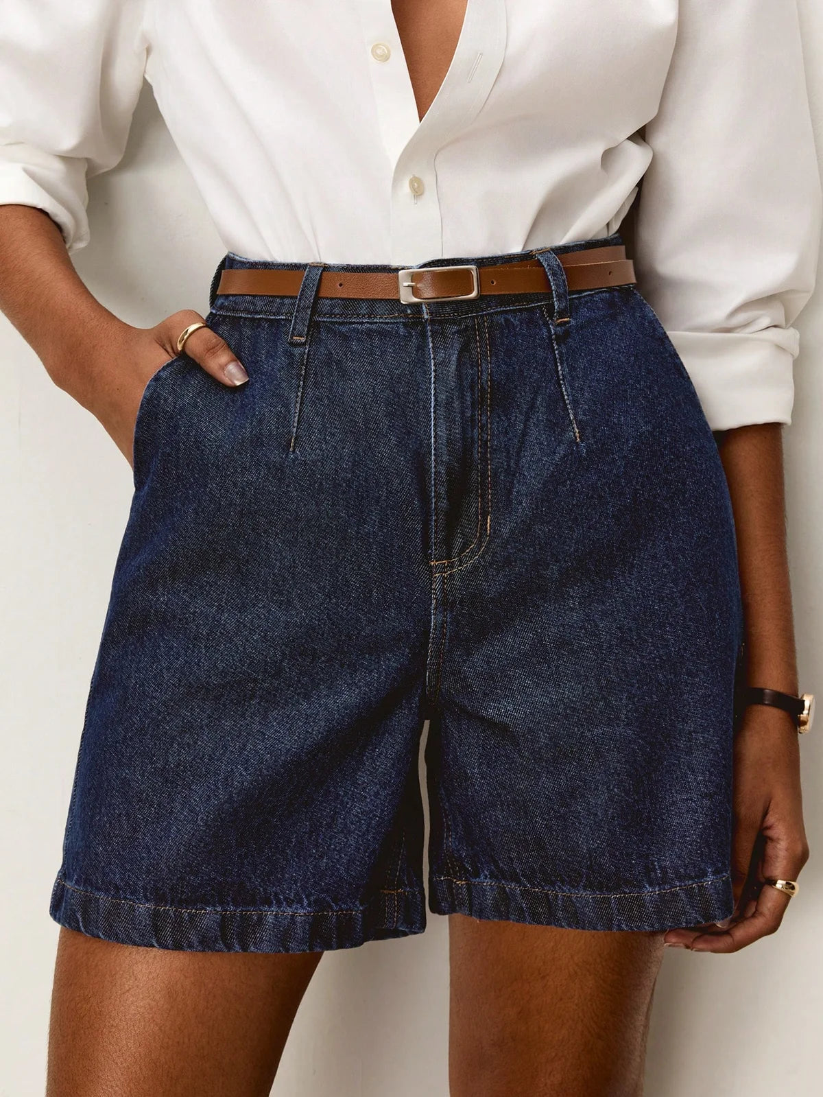 Daynim Bermuda Jeans Feminina Alfaiatada com Cinto Azul Escuro
