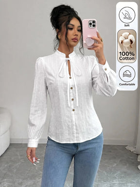 Blusa Feminina Branca com Tecido Jacquard Texturizado