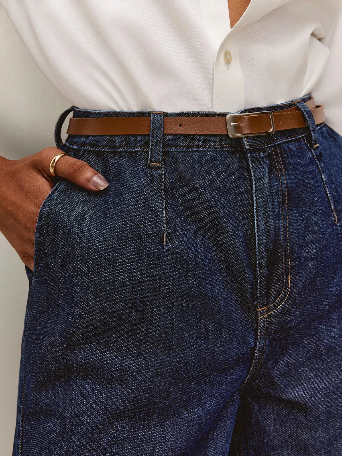 Daynim Bermuda Jeans Feminina Alfaiatada com Cinto Azul Escuro