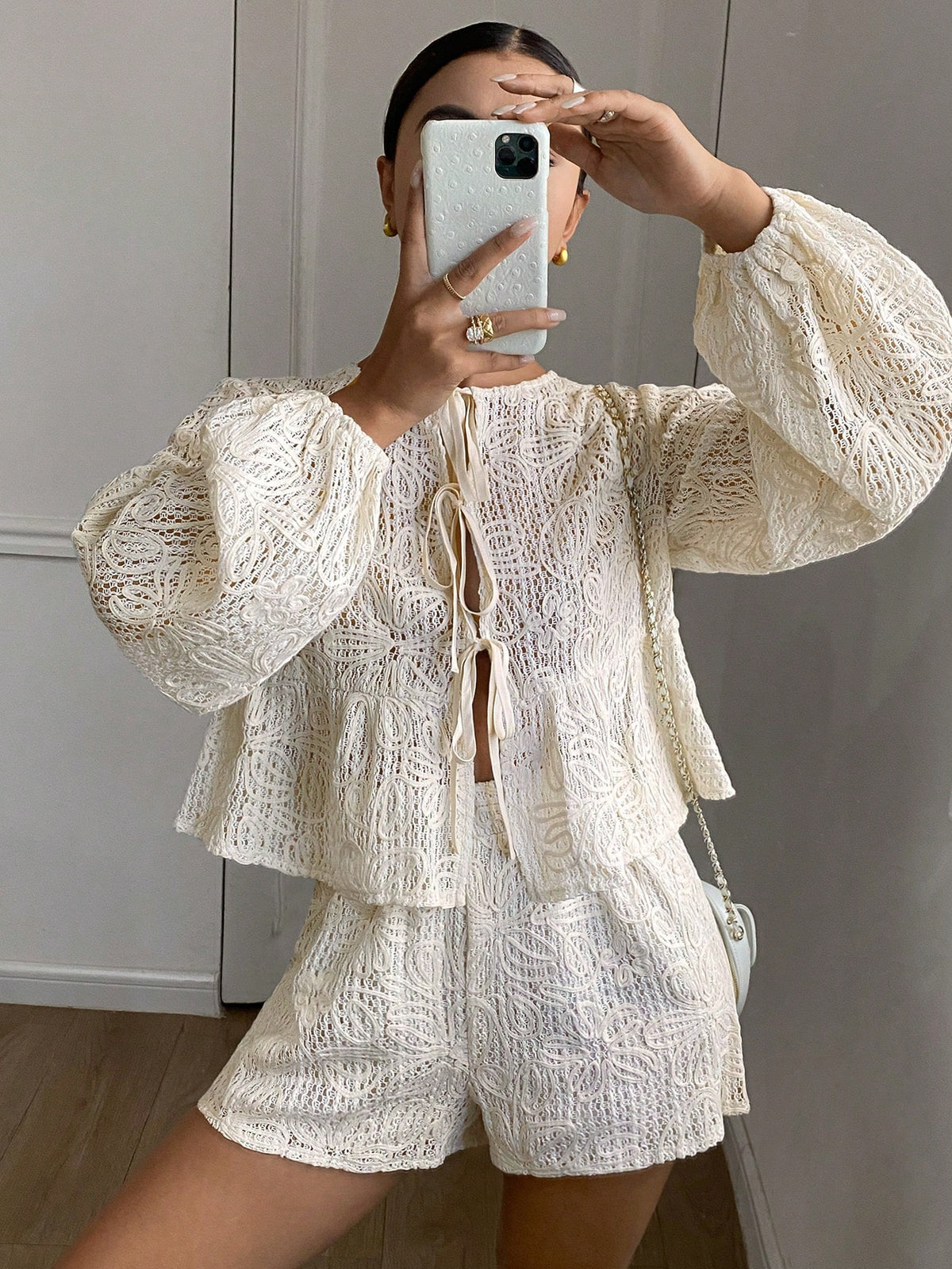Conjunto 2 Peças Blusa Bordada Manga Lanterna e Shorts Texturizado