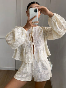 Conjunto 2 Peças Blusa Bordada Manga Lanterna e Shorts Texturizado