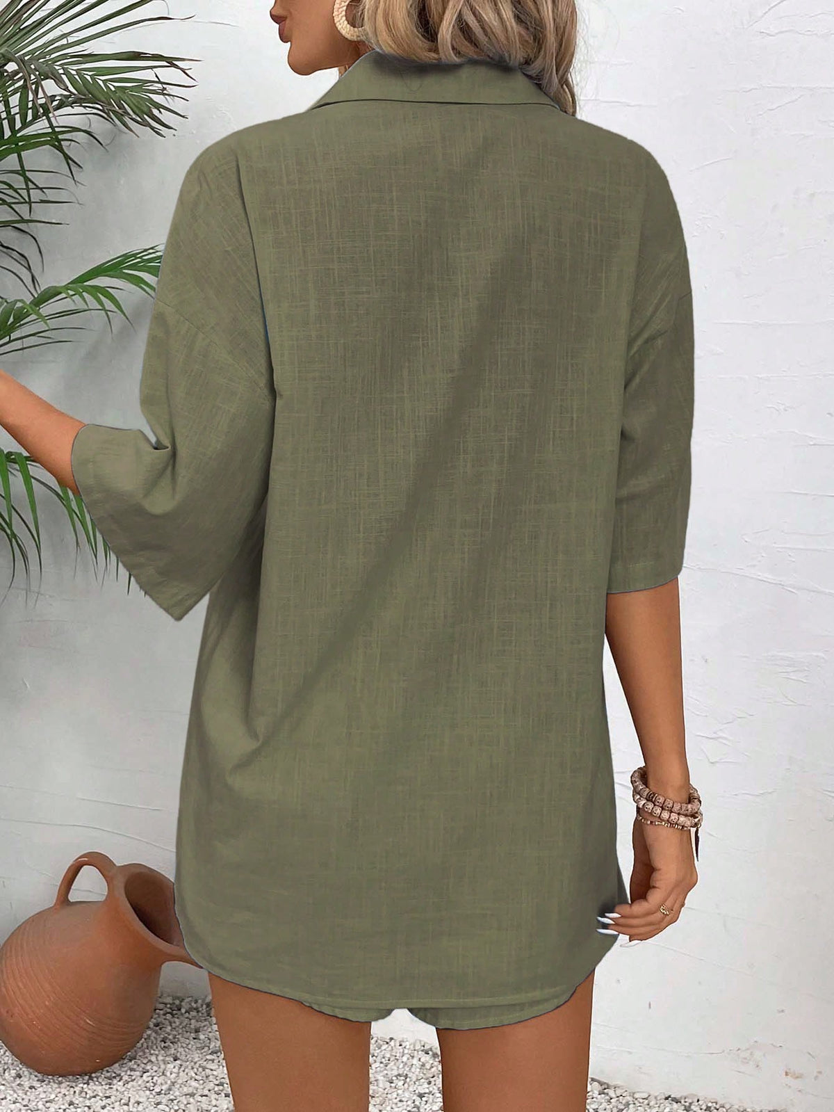 Conjunto Minimalista Camisa Manga Curta e Shorts com Bolsos