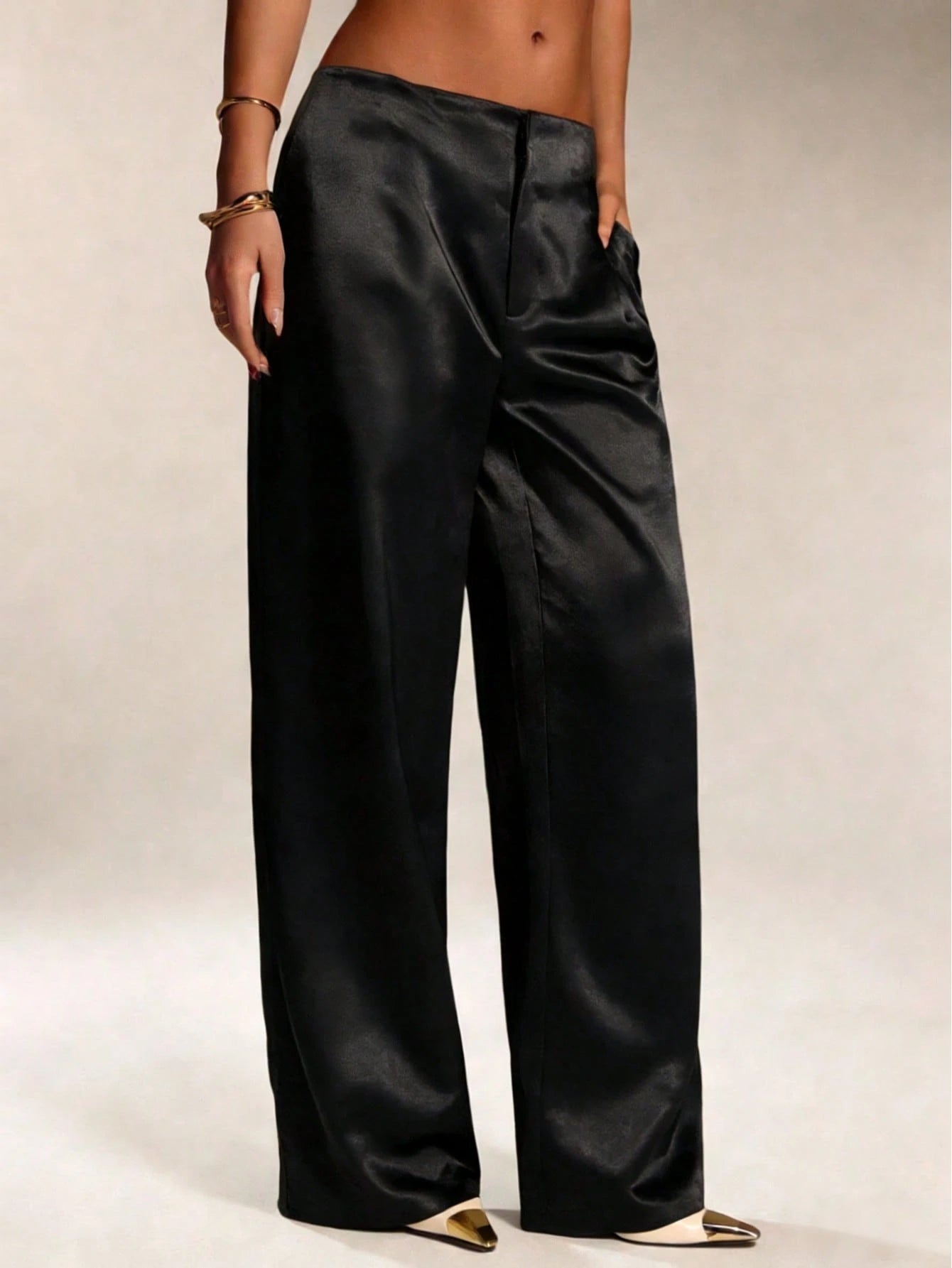 Calça Cetim Pantalona com Cintura Alta e Bolsos