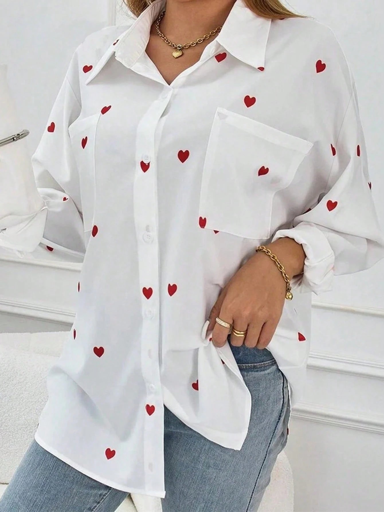 Camisa Manga Longa com Bolso e Estampa Corações