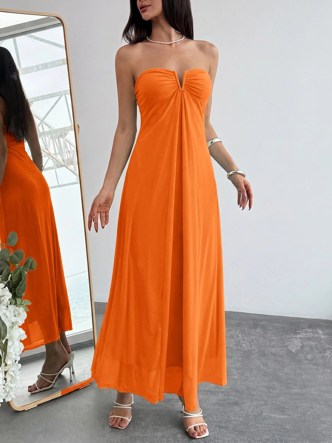Vestido Longo Fluido Sem Alças Evasê Bicolor