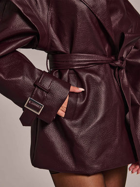 Casaco Trench Cropped Couro PU Bordô com Cinto