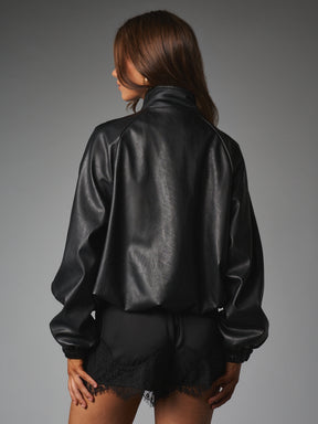 Jaqueta Bomber Couro Sintético Minimalista com Gola Alta