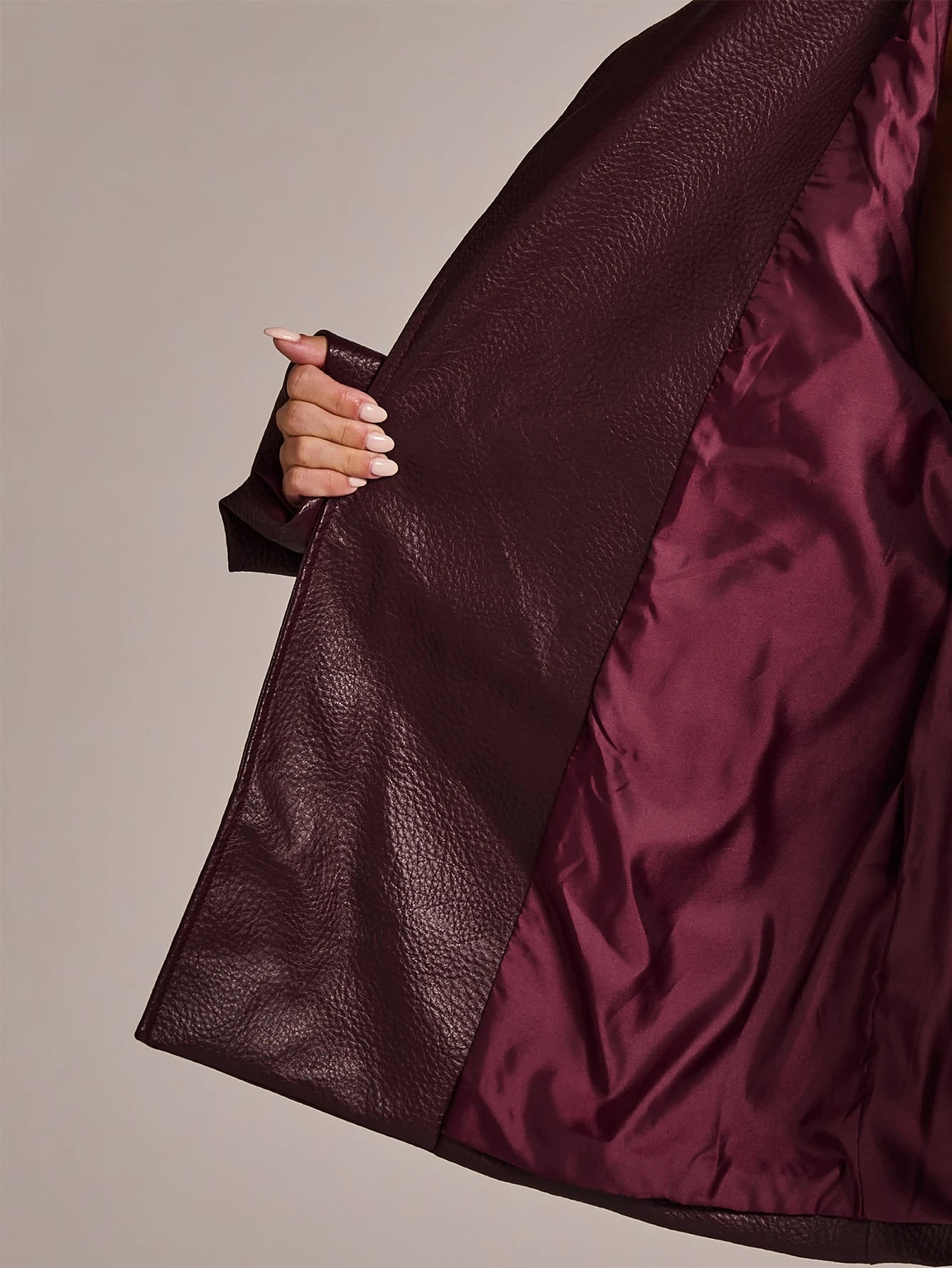 Casaco Trench Cropped Couro PU Bordô com Cinto